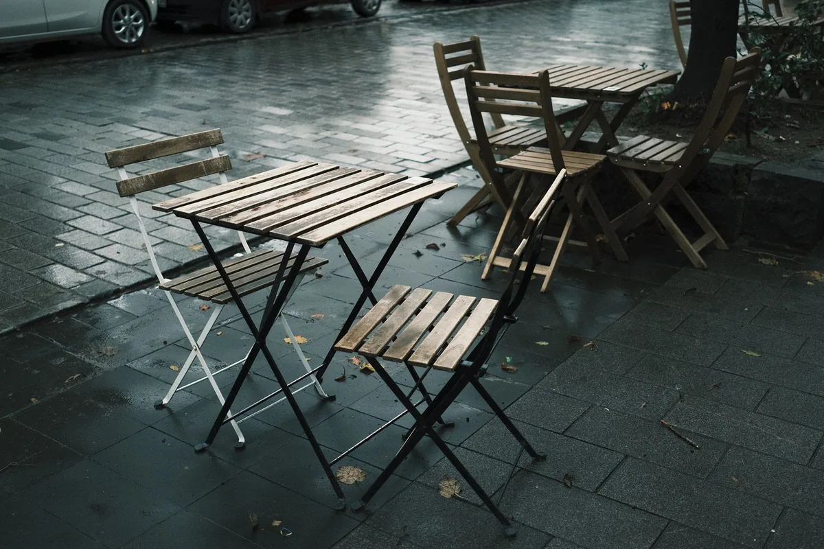 ¿Qué aguanta mejor el sol y la lluvia?